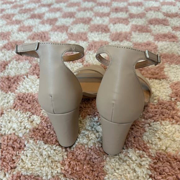 Madden Girl Beella Block Heels Sandals NEW-9 - Picture 7 of 11